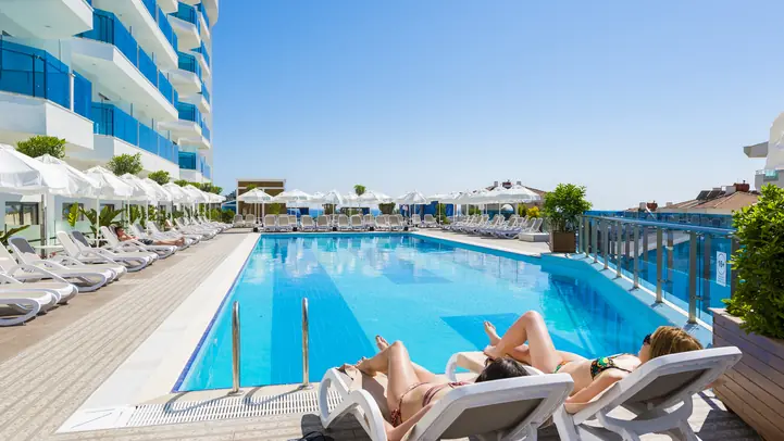 Dream World Hill Pools